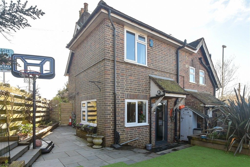 Property photo 1 of 19 External (Web)