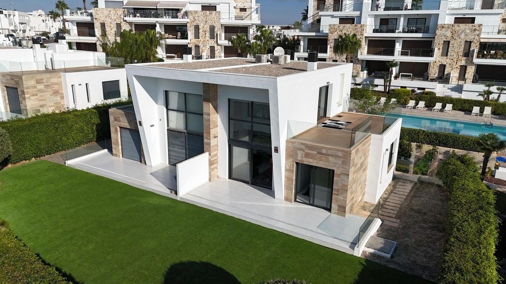 Property photo 3 of 45