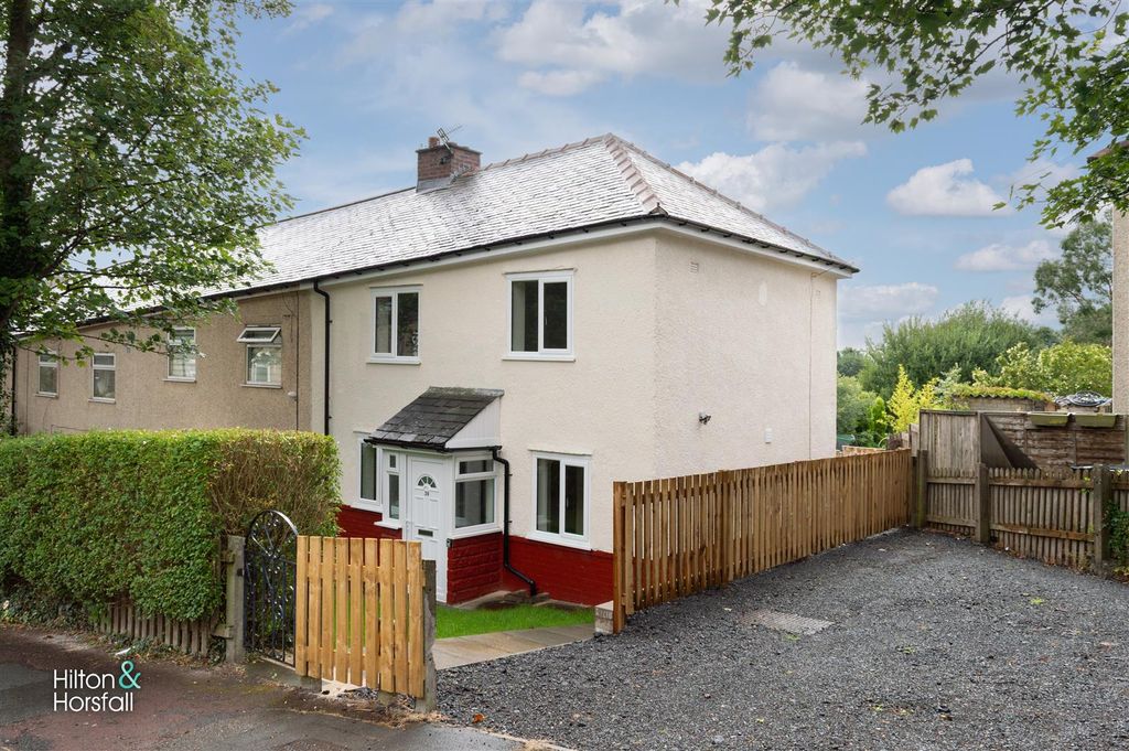 Property photo 1 of 12 Glen Street