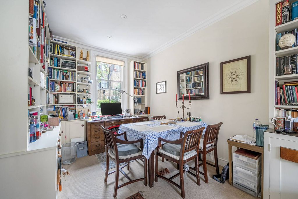 Property photo 3 of 18