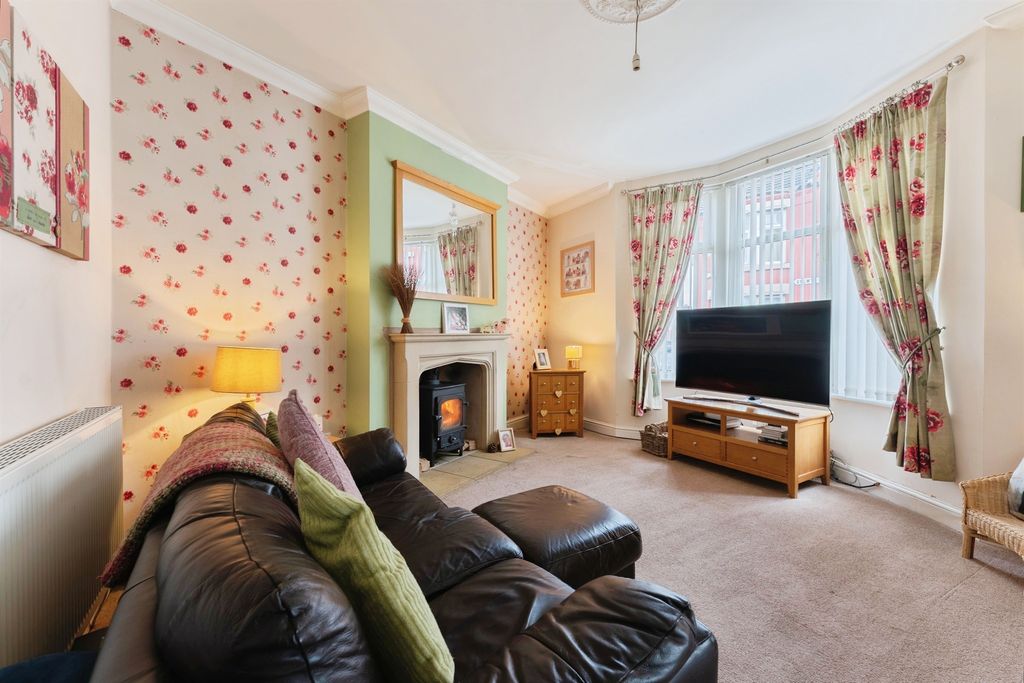 Property photo 2 of 16