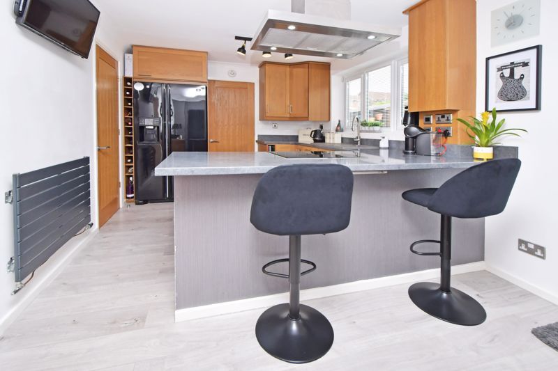 Property photo 3 of 33 Kitchen