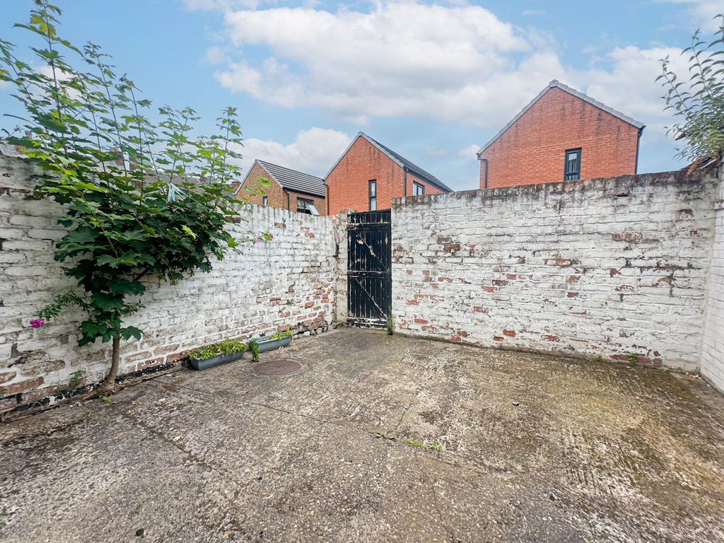 Property photo 3 of 9