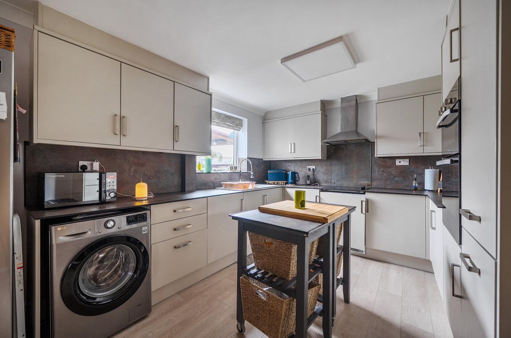 Property photo 2 of 21 1