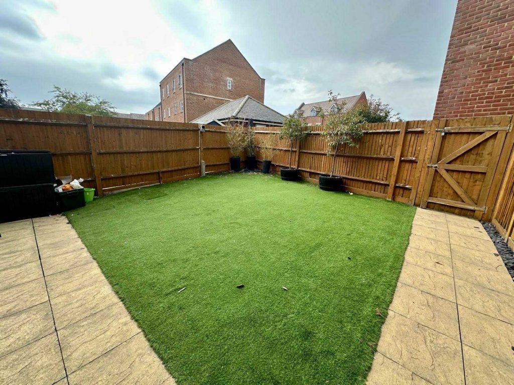 Property photo 2 of 11