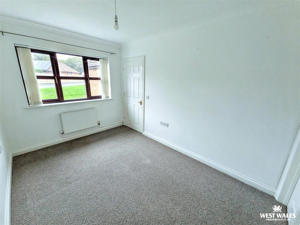 Property photo 3 of 25 22770.Jpg