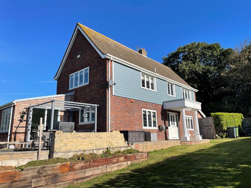 Property photo 1 of 29 Front/Side Aspect