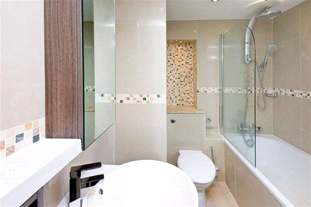 Property photo 3 of 9 Bathroom
