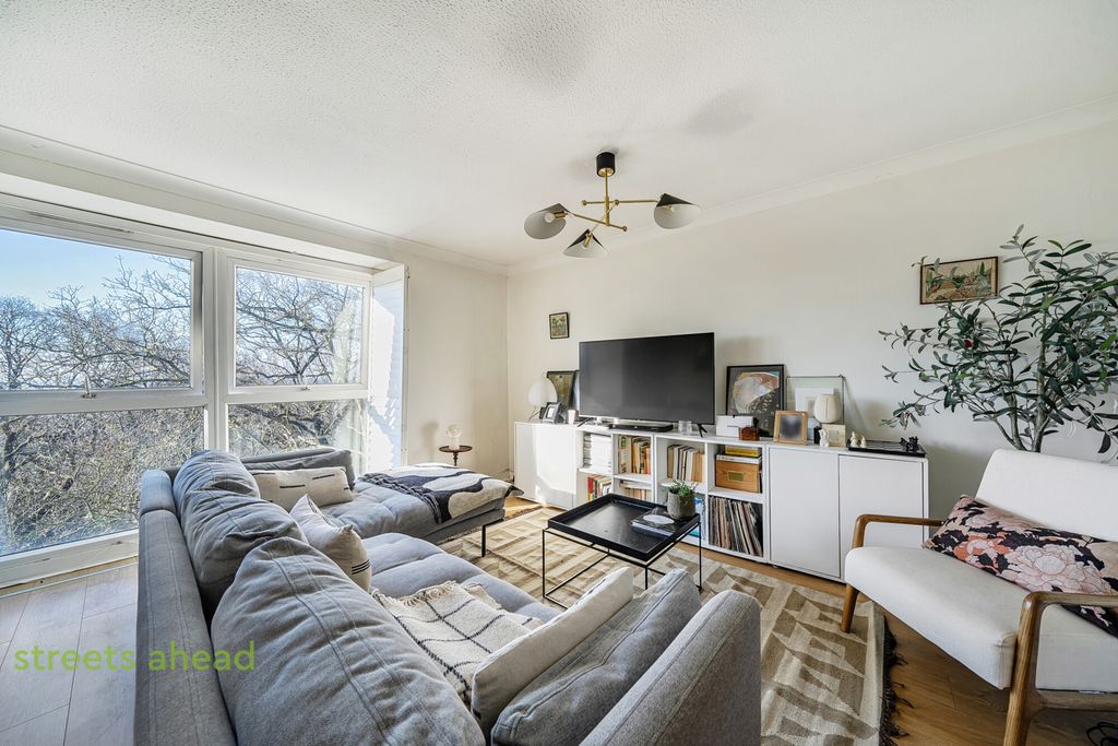 Property photo 1 of 13 4A38c168-65cd-44F...