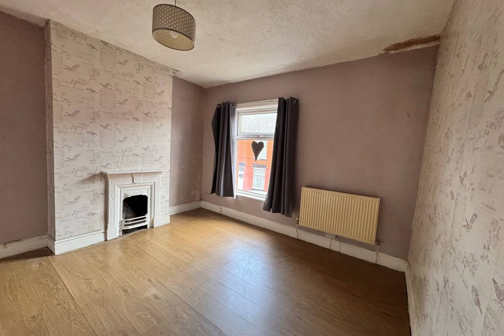 Property photo 2 of 6