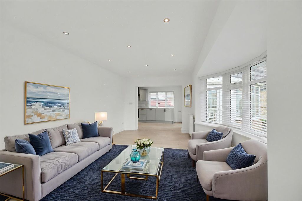 Property photo 3 of 30 Ai Lounge.Jpeg