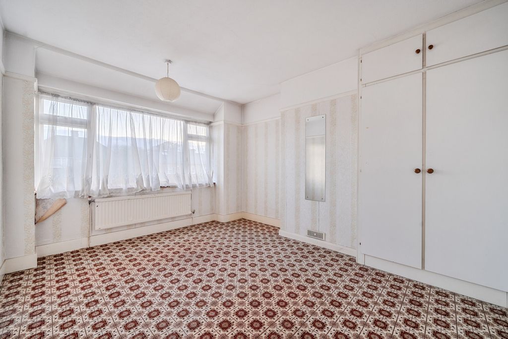 Property photo 3 of 15 1383773-10-691Ede...