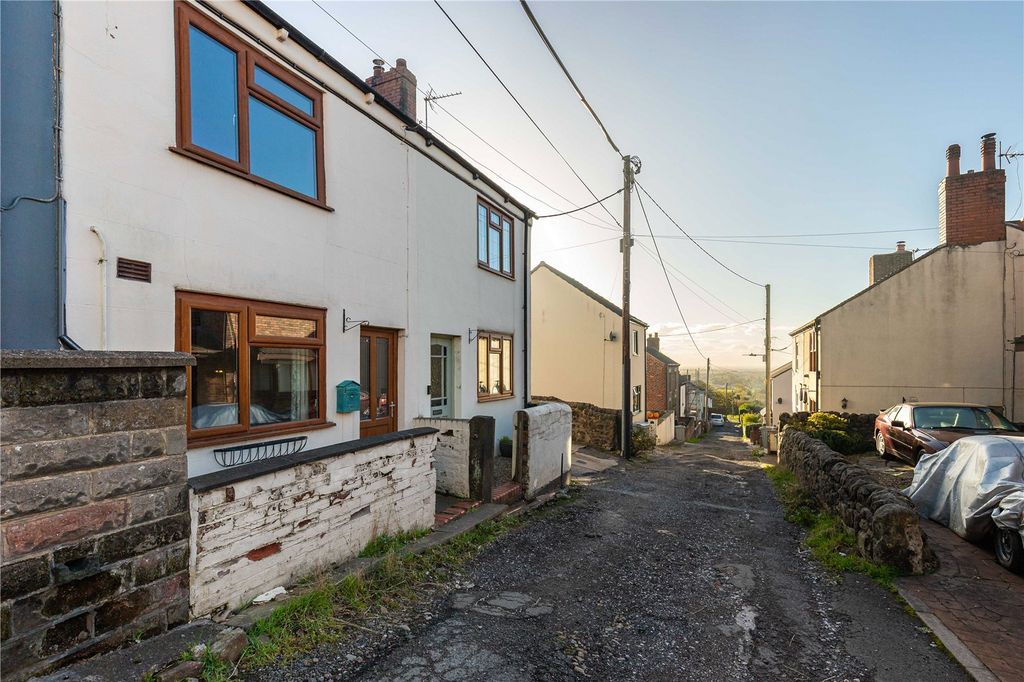 Property photo 1 of 11 Front View