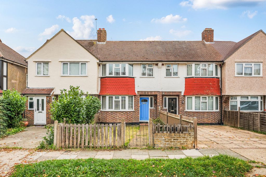 Property photo 1 of 14 Worcester Park, Kt4 8Df