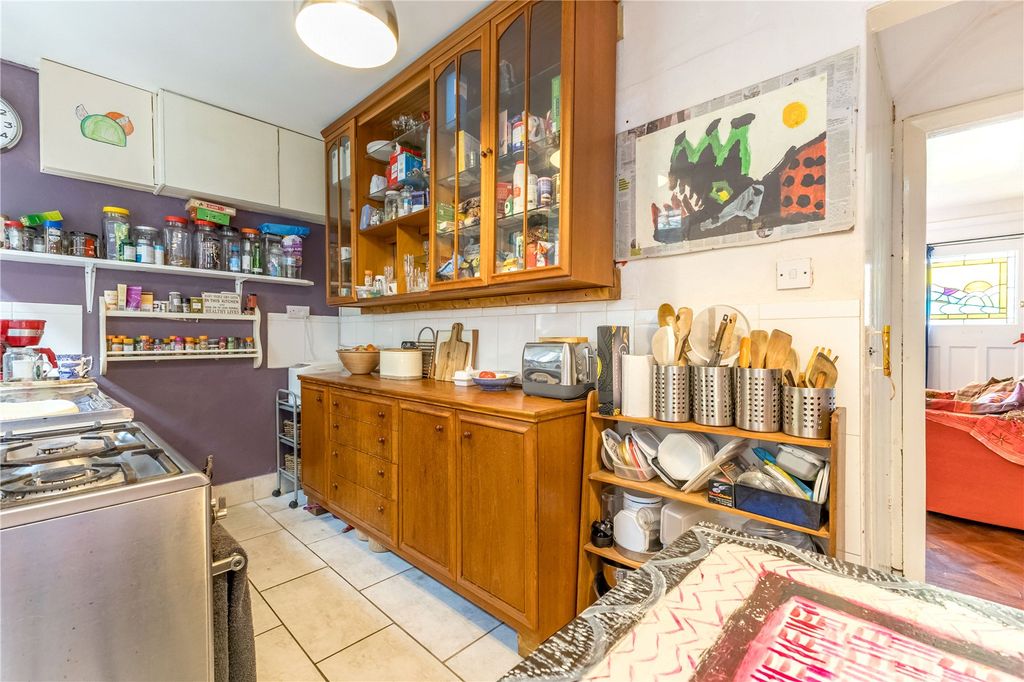 Property photo 3 of 19 Breakfast Kitchen