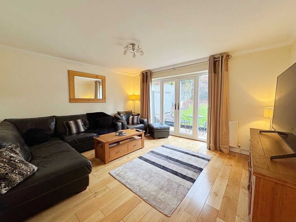 Property photo 2 of 21 Lounge