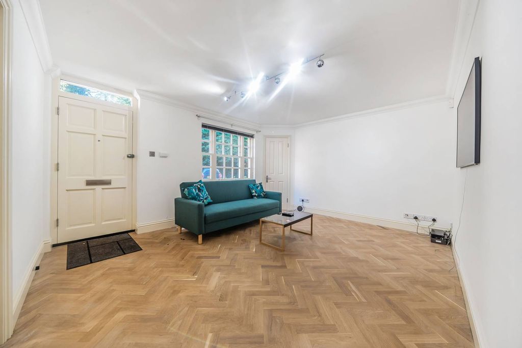 Property photo 3 of 11