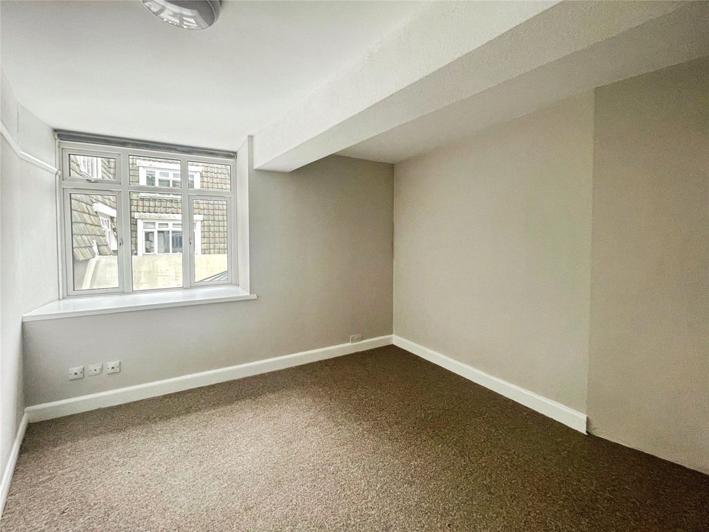 Property photo 3 of 8 Bedroom