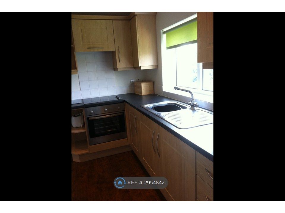 Property photo 3 of 7 Kitchen