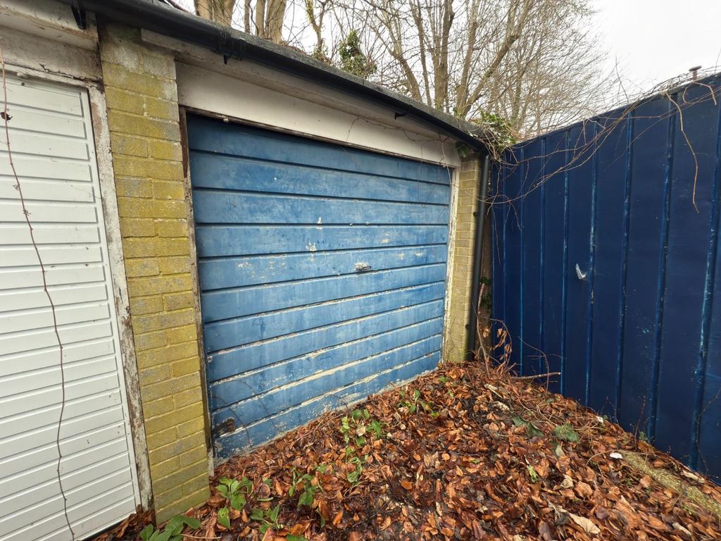 Property photo 1 of 5