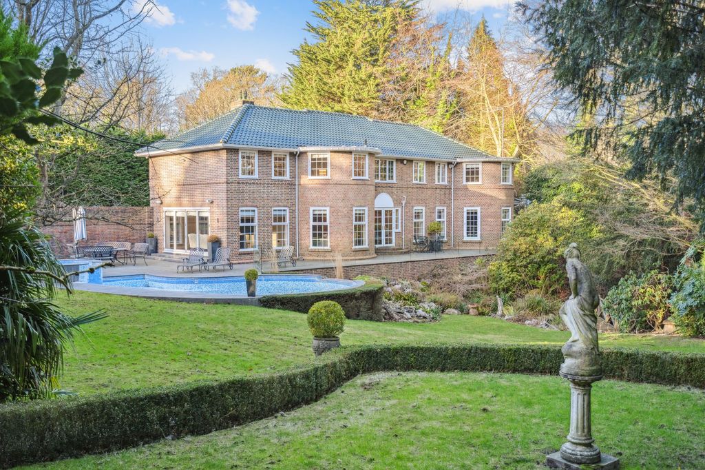 Property photo 1 of 34