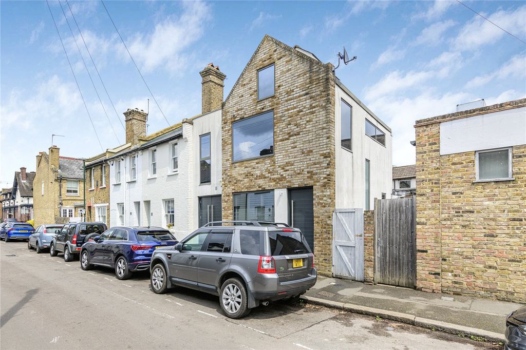 Property photo 1 of 15 External