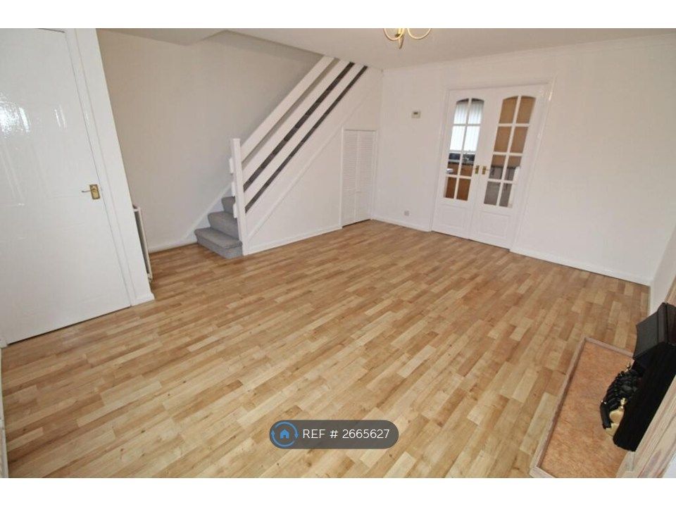 Property photo 3 of 12 Living Room