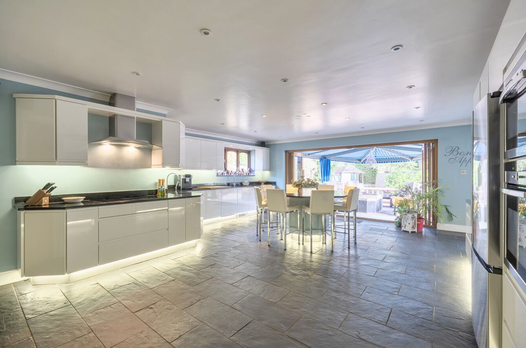 Property photo 3 of 36 1510783 (3).Jpg