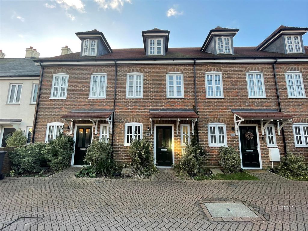 Property photo 1 of 16 Front