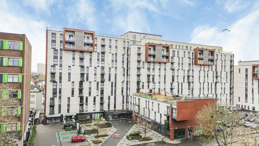 Property photo 1 of 28