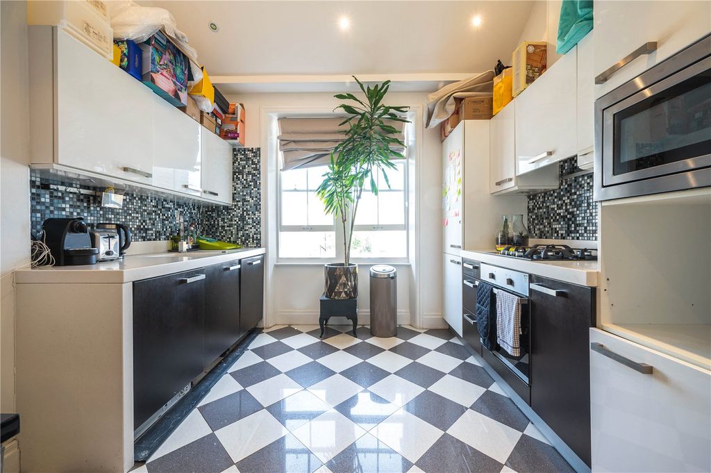 Property photo 2 of 21 Picture No. 77