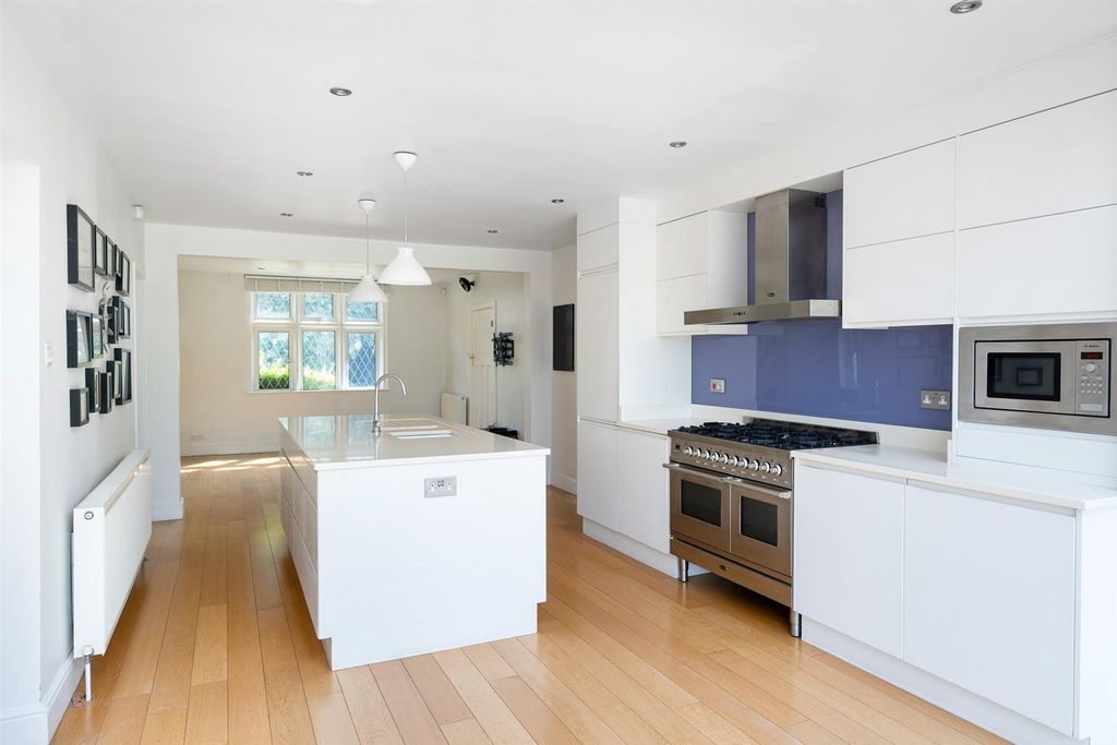 Property photo 2 of 22 Kitchen