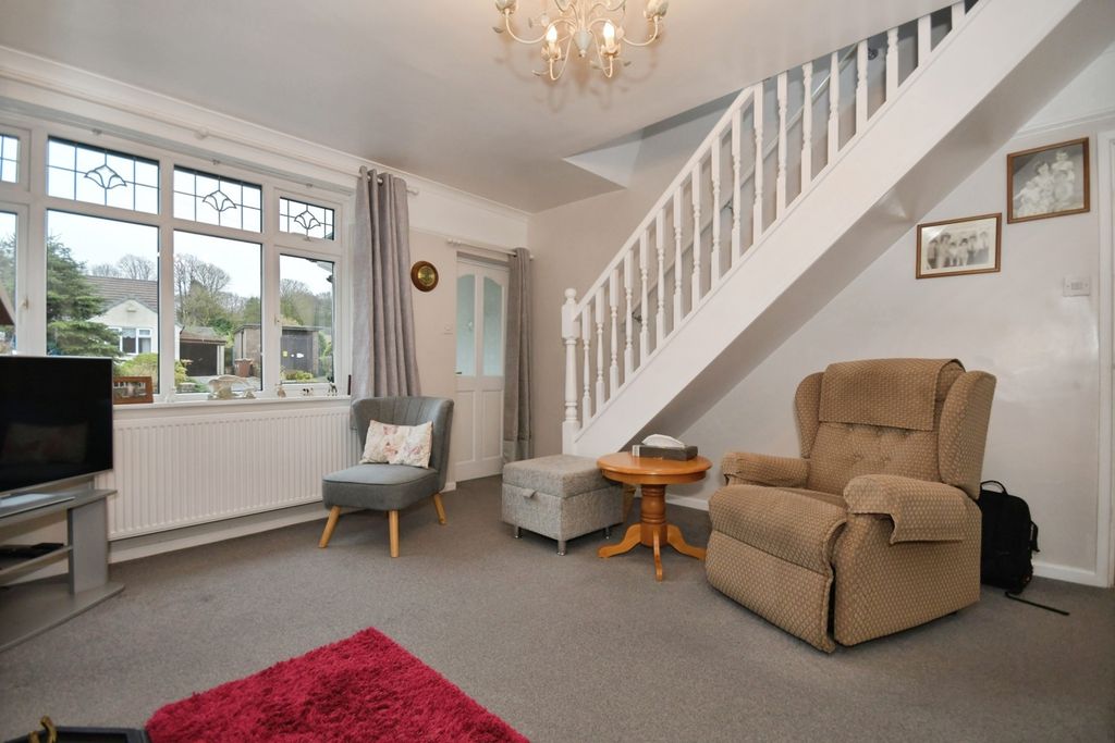 Property photo 3 of 19 Lounge