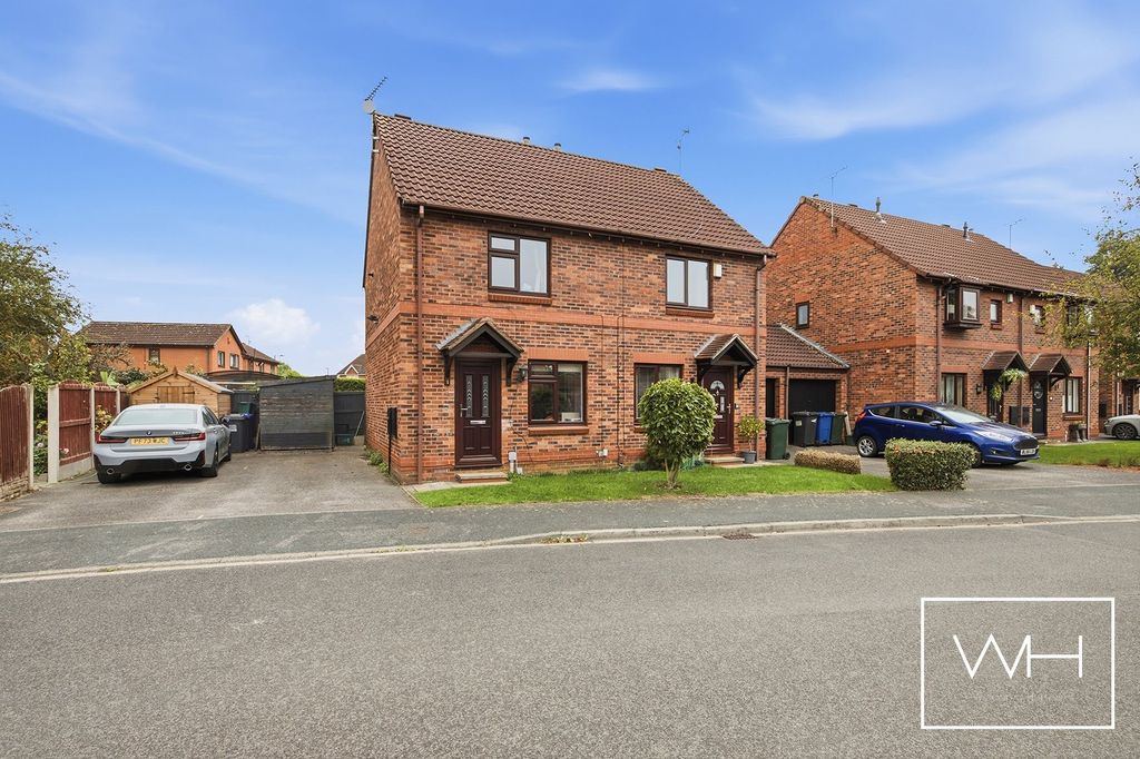 Property photo 1 of 20 1 Fernlea Close, Cusworth 04