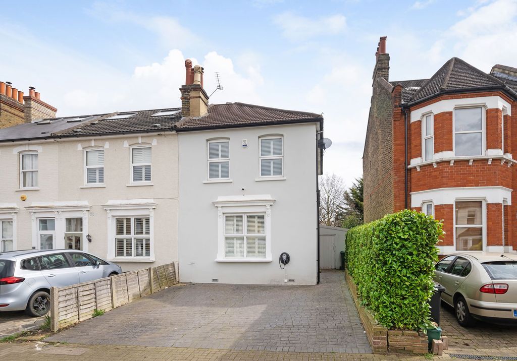 Property photo 1 of 11