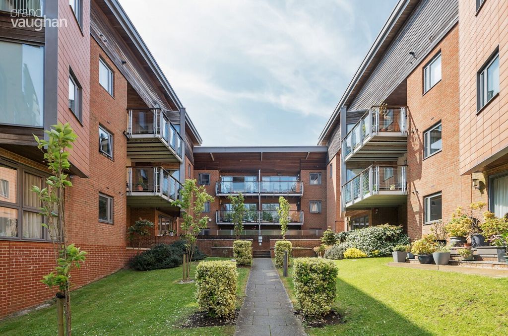 Property photo 1 of 15 External