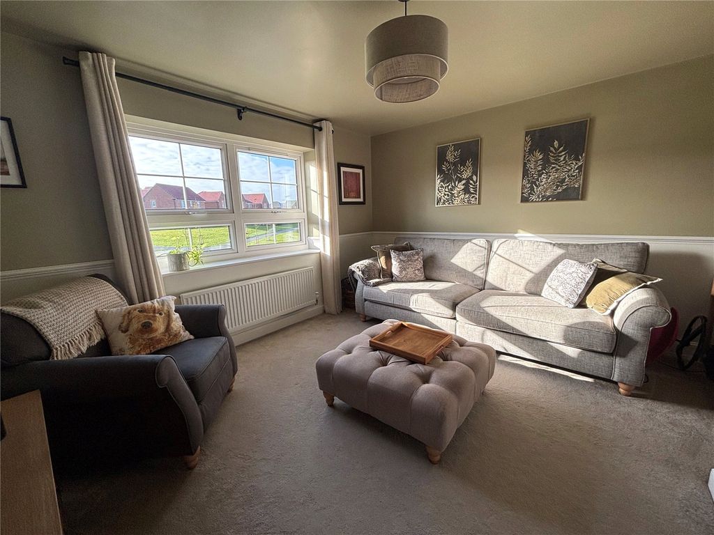 Property photo 2 of 18 Picture No. 16