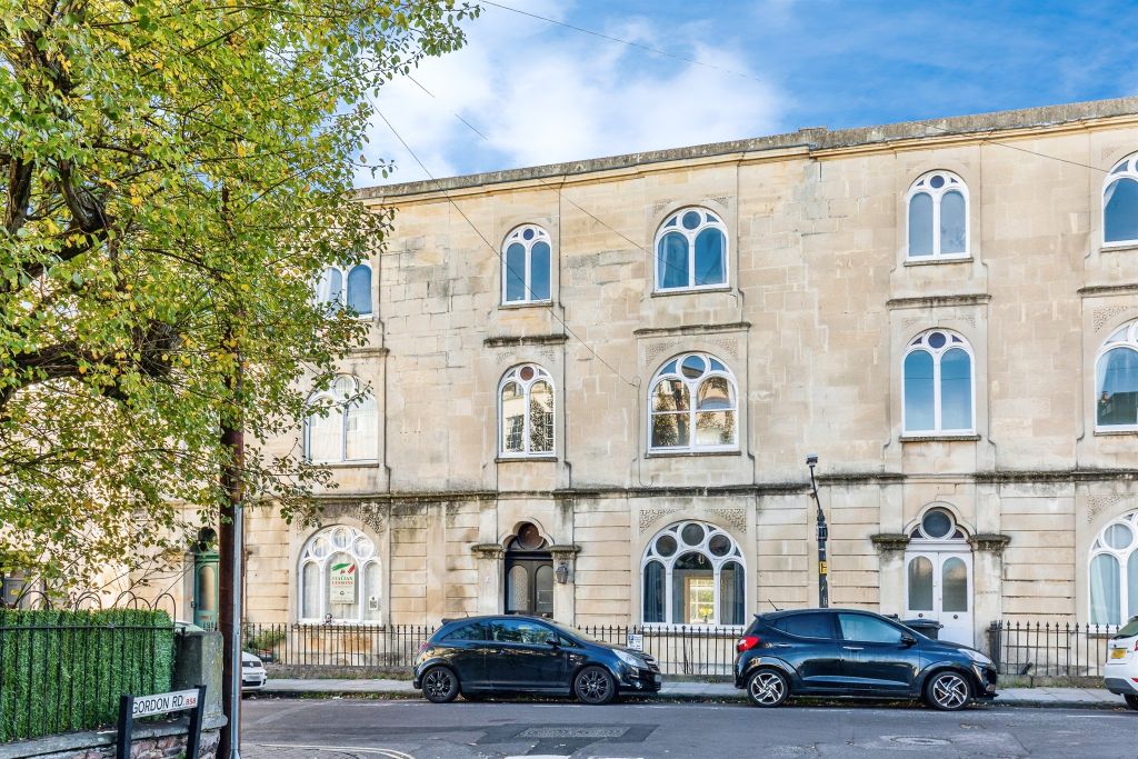 Property photo 1 of 10