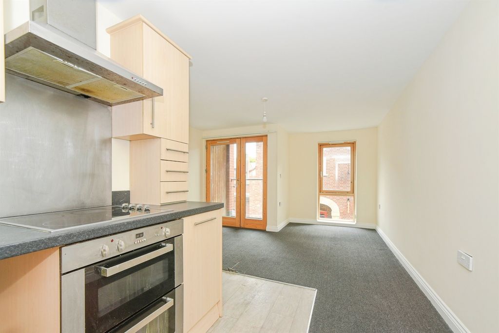 Property photo 3 of 17