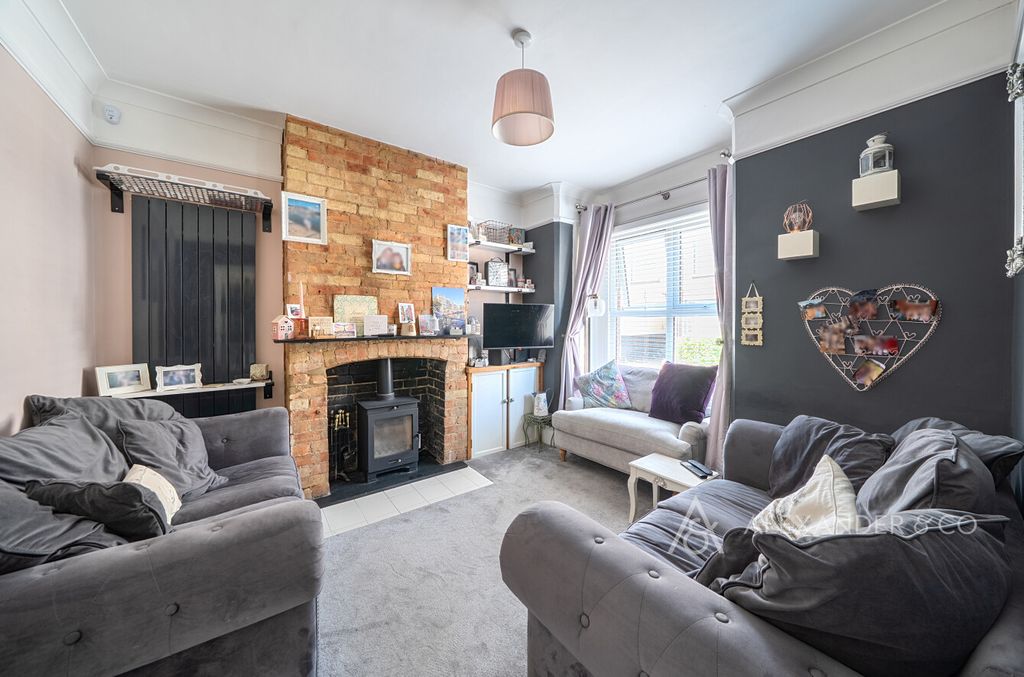 Property photo 2 of 20 581d15Ec-Aebe-4c8...