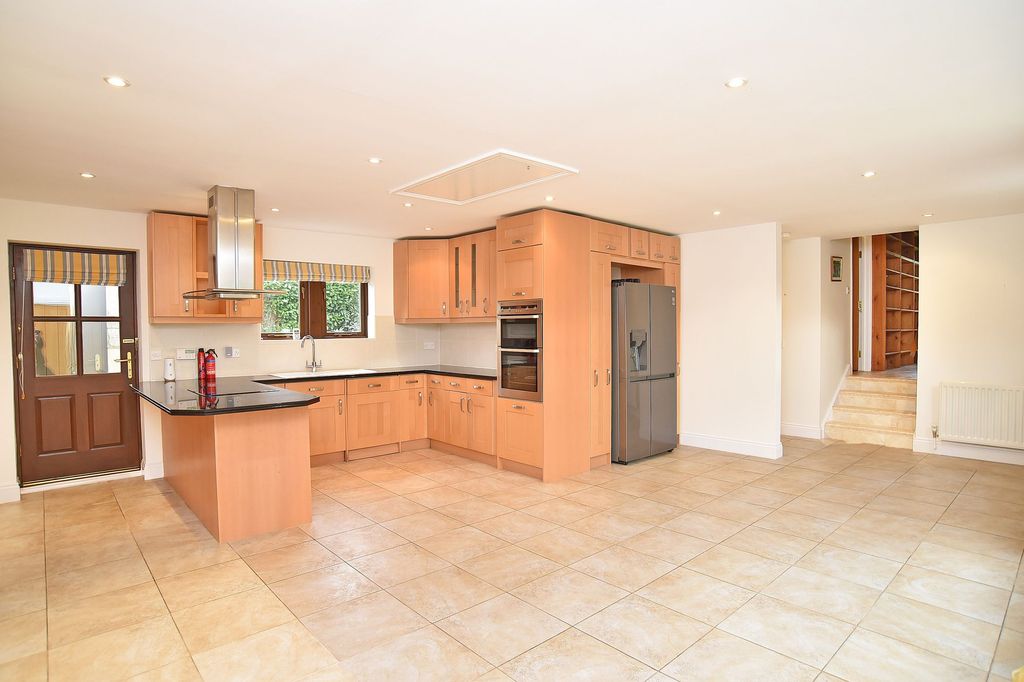 Property photo 3 of 22