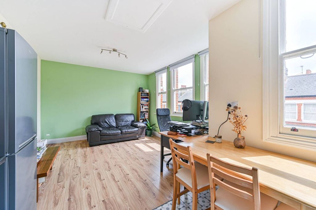 Property photo 1 of 9