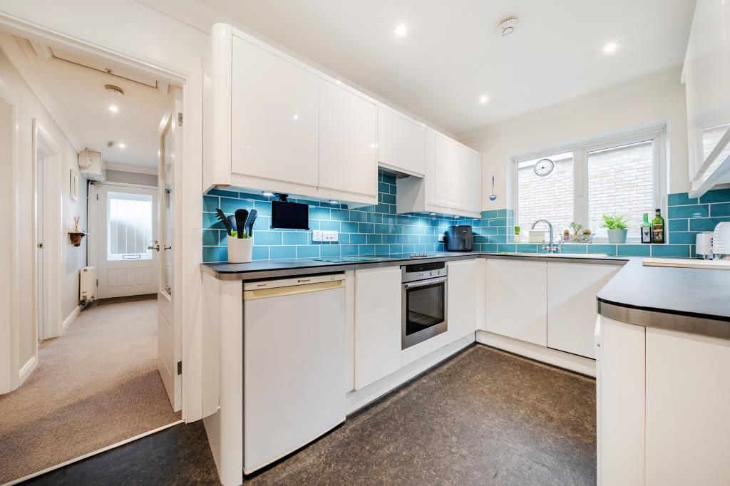 Property photo 3 of 20 Kitchen