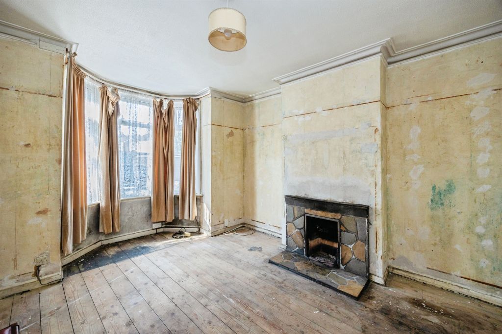 Property photo 2 of 13