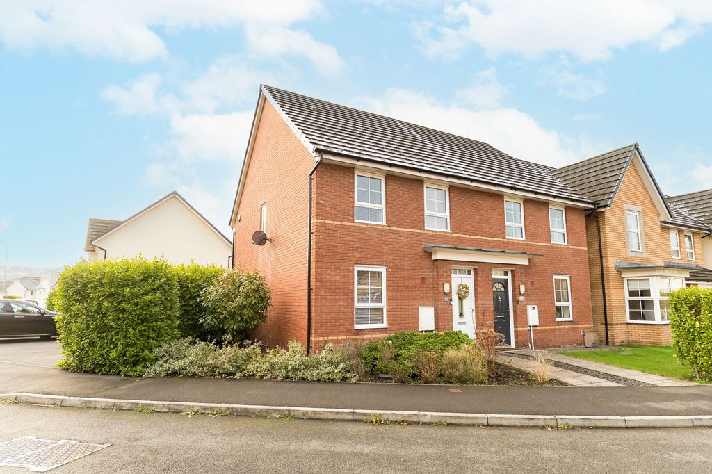 Property photo 1 of 25