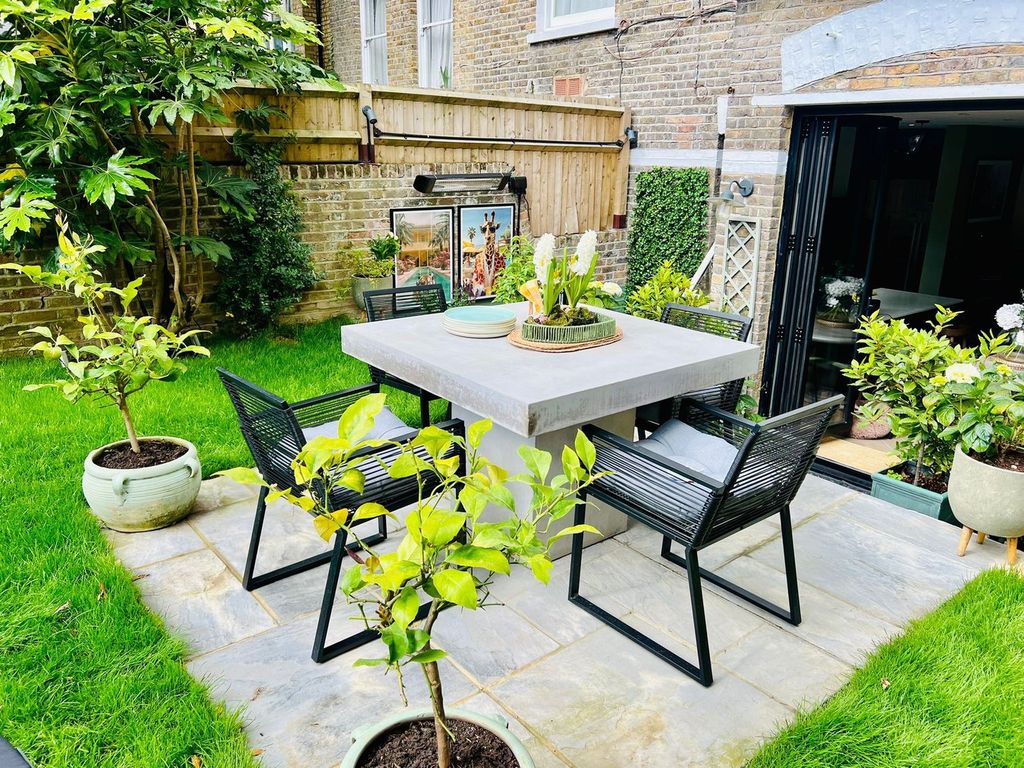 Property photo 3 of 12