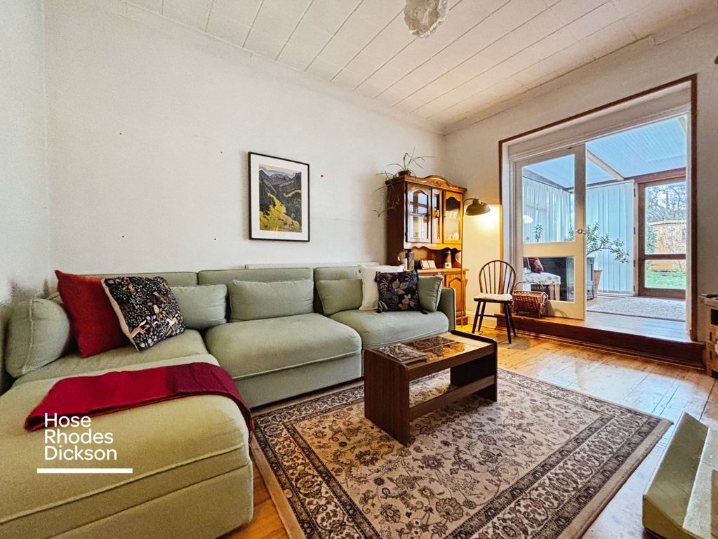 Property photo 2 of 13 Lounge