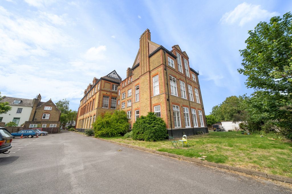 Property photo 2 of 20 1478939-1-6A3010A...