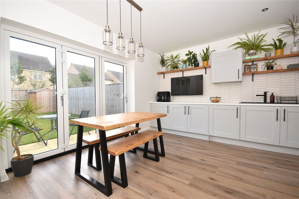 Property photo 2 of 17 Picture No. 05