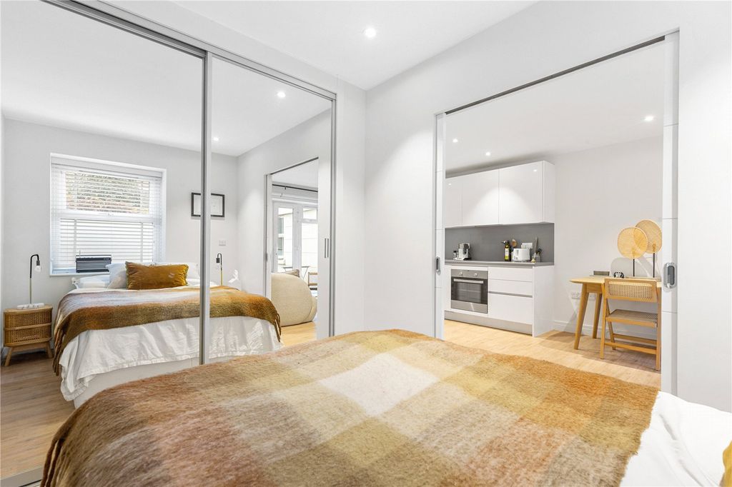 Property photo 2 of 7 Picture No. 20